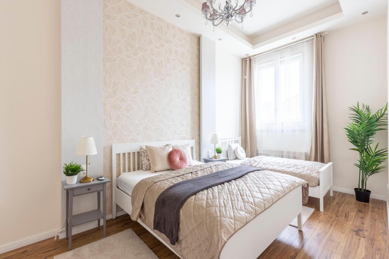 Luxurious Central Apartment In Liszt Ferenc Square Βουδαπέστη Εξωτερικό φωτογραφία