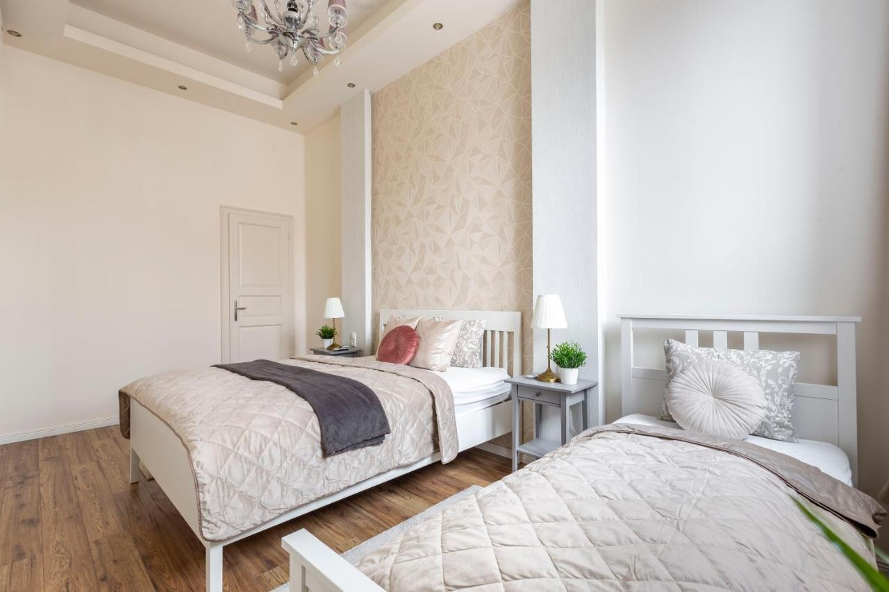 Luxurious Central Apartment In Liszt Ferenc Square Βουδαπέστη Εξωτερικό φωτογραφία