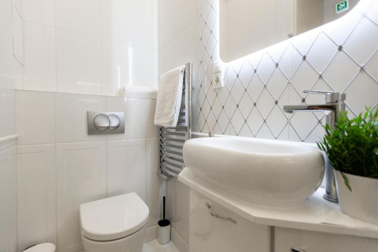 Luxurious Central Apartment In Liszt Ferenc Square Βουδαπέστη Εξωτερικό φωτογραφία